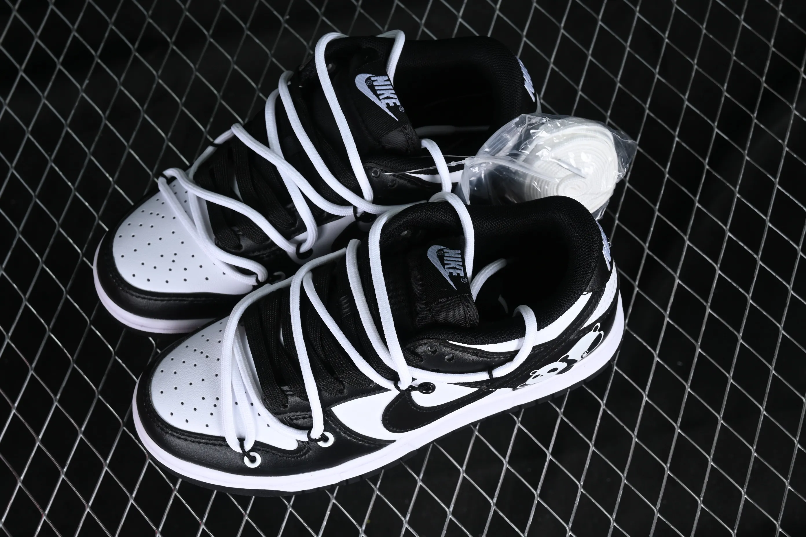 All Categories Nk SB Dunk Series Nk SB Dunk Low Low-top sneakers Nk Dunk Low Black and White Panda Customized version of deconstructed strap casual sneakers DD1391-100